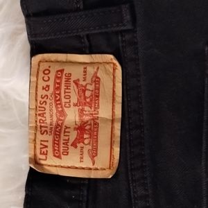 Woman's Levi's 550s size 20M